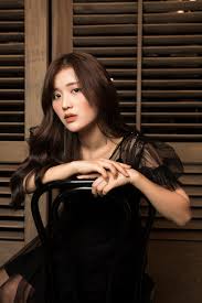 Cô nàng hansara, 16 tuổi đến từ hàn quốc khiến cả trường quay the voice đứng ngồi không yên khi trình diễn ca khúc haru. Han Sara Ä'anh Báº­t Ngá»c Trinh Gia Nháº­p Há»™i Eo Con Kiáº¿n Cá»§a V Biz