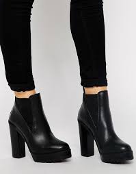 Image 1 Of Kg By Kurt Geiger Skye Cleated Sole Heeled Ankle Boots Magas Sarku Cipo Cipok Divat