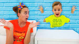 Vlad et niki histoires drôles de jouets avec des costumes pour enfants. Vlad And Niki Jump Through The Wall Youtube