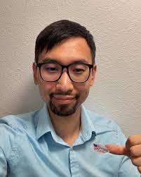 Loitering (poll greeting) for @kristaforaustin today, and got my vote in  day 1 while I was at it! Also had the chance to meet David Hogg today. He's  a survivor of the