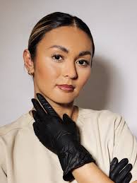 Third time in front of my camera ✨ and every session gets more creative,  more intentional, and more “her”. It's been such a joy photographing this  aesthetics brand again — building on