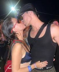 dani on X: O trisal do incesto t.coROqcIYvCR8  X