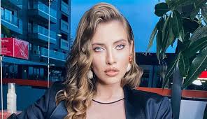 Creatorul de pantofi nu este mulțumit de timpul petrecut alături de fiica lor de șapte ani, mikaela. Iulia Albu DeclaraÈ›ie RomanticÄƒ Pentru Iubitul SÄƒu Cum AratÄƒ BÄƒrbatul Din ViaÈ›a Vedetei È™i Ce I A Transmis Aceasta Www Infoziare Ro