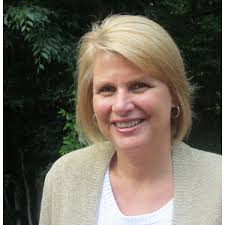 Shelley Bishop's Instagram, Twitter & Facebook