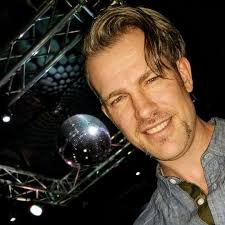 Stream Daniel Medal music