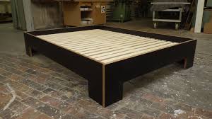 Das bett mit dem namen mooreiche ist zu einem konkurrenzlosen angebot erhältlich. Arbeiten Massivholz Von Fein Biss Gross