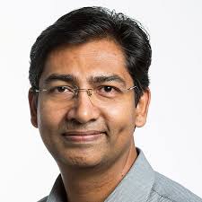 King Salman honours Saudi man for averting gas station disaster