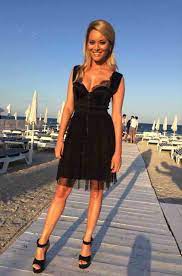 Peste 1.200 de persoane au apreciat. Laura Cosoi Fashion Outfits Dresses