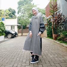Inspirasi modis pembahasan fashion anak tentang 32+ fashion anak kuliah muslimah, trend terbaru adalah : Tampil Ala Anak Kuliahan Terungkap Harga Tas Natasha Rizky Hijab Dream Co Id