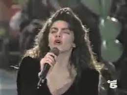 Fivelandia compilation album series starts in 1983 and contains, along with cristina d'avena e i tuoi amici in tv series started in 1987, most of the songs sung by d'avena. Cristina D Avena Gioventu 1990 Youtube