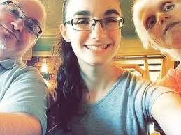 Teen shares emotional letter found hours after her mother's death: 'Enjoy  life and live each day as if it is your last'