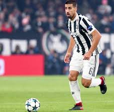 Sami khedira, im gespräch bei: Fc Bayern Munchen Darum Traf Sich Uli Hoeness Mit Sami Khedira Welt