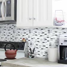 Podrás darle a tu habitación toques de colores ya que en el gresite: Disenos De Salpicaderos De Cocina Modernos 34 Ideas