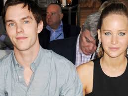 Hoult schwärmt von Jennifer Lawrence