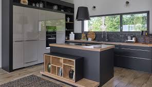 Une Cuisine Noir Mat Et Bois Cuisine Mobalpa Cuisine Noire Cuisine Moderne