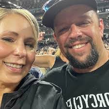 Stacy Scharf's Instagram, Twitter & Facebook