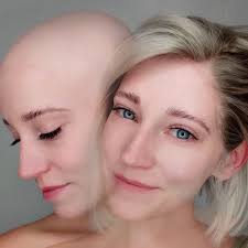 ✨PĚŠINKA✨ Mnohdy se mě ptáte jak si přehodit pěšinku na jinou stranu, než  je na paruce. Je to velice jednoduché. Takto 🤭👆 Video je pouze  ilustrativní. Samozřejmě s pěšinkou si lze vyhrát