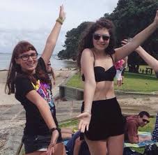 Maybe you would like to learn more about one of these? Lorde Daily On Twitter Lorde With A Fan At The Beach Http T Co Bctkplkg5j