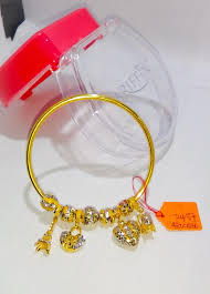 Translation memories are created by human, but computer aligned, which might cause mistakes. Ariffin Pandora Edition Gelang Tangan Fesyen Emas 916 Facebook