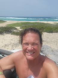 Hi all! I am Benita, fresh back from baby beach in Aruba! What a beautiful  beach! Thanks for having this page!