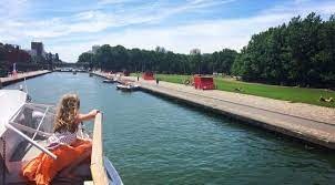 Le canal de l'ourcq alimente de nos jours le réseau d'eau non potable de la ville de paris. Navettes Bateau A 1 Et 2 Euros Sur L Ourcq Les Week Ends