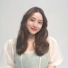 【里美】大家来比比谁石原图多吧~ 咱们接龙的方式玩一个游戏 接着上一层的颜色发图，之后再说一个新颜色 （图中颜色可以是衣服裤子或者贝雷帽） 我先来. æˆ'ç¾åœ¨è®Šå¾—æ¼‚äº® æ˜¯å› ç‚ºæˆ'æœ‰äº†è‡ªå·±çš„æƒ³æ³• çŸ³åŽŸé‡Œç¾Ž5å€‹å¾Œå¤©ç¾Žå¥³ç·´æˆæ³• Wellness Madame Figaro Hong Kong