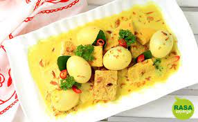 In yogyakarta chicken or egg opor often eaten with gudeg and rice. Opor Tahu Tempe Telur Rasasayange Co Id