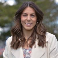 Kelly Donlon's Instagram, Twitter & Facebook