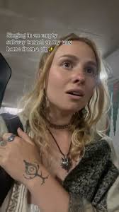 𝑬𝒍𝒊𝒛𝒂𝒃𝒆𝒕𝒉 𝑭𝒓𝒆𝒆𝒃𝒐𝒓𝒏 (@elizabeth_freeborn_) • Instagram  photos and videos