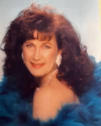 Janell Boswell's Instagram, Twitter & Facebook