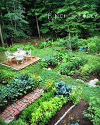 You Re No Friend Of Mine Garden Foes Plants To Keep Apart All Week I Waxed Poetic About The Pros Of Compan Video Garden Garden Design Vegetable Garden Design