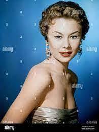 Mitzi Blake's Instagram, Twitter & Facebook