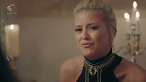 May 14, 2018 #1 i have always seemed to have a rather large hair whorl and it appears worse. Made In Chelsea S Olivia Bentley Unveils Severe Hair Loss From Age Of 16 Celebrity Cover News