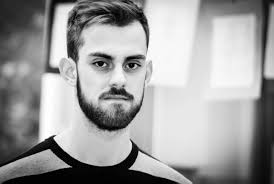 Dávid Straka: Nechceme, aby tu naši rodičia museli zostarnúť sami, lebo si  všetci budeme odchádzať hľadať lepšie miesto na život