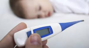 Tómele la temperatura a su hijo con frecuencia. 10 Cosas Sobre La Fiebre Del Bebe Que Debes Saber Babycenter
