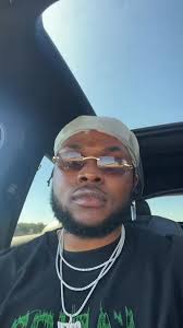 Keep streaming EYES ON THE BOY ALBUM 💿🔥❤️