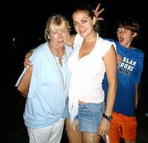 I Met Ariel Pink's Mom in OUTSIDELEFT