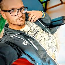 Are friday night videos showing up