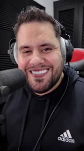 Dios Es Amor: La Música de Juan Gabriel y su Impacto