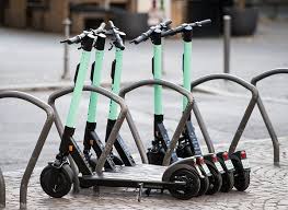 Hamburg Hvv Moia Stadtrad Oder E Scooter Welcher Anbieter Ist In Am Gunstigsten Mopo De
