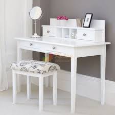 Makyaj Masasi Modelleri 6 Klasik Makyaj Masasi Modelleri Diy Dressing Tables Small Vanity Table Ikea Dressing Table
