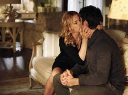 In the meantime, vancamp is enjoying all the benefits of playing a pregnant nic on television, which includes indulging in delicious food as her character reaches the end of her first trimester on. Abc S Revenge Stars Emily Vancamp Josh Bowman Kiss In Public