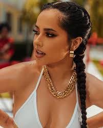 Luke, who subsequently offered her a joint record. Becky G On Twitter Hoy No Vamo A Dormir Elalfa18 Fulanito Https T Co B28ymgihk6