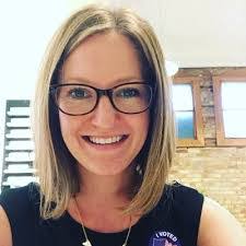 Jen Flood's Instagram, Twitter & Facebook