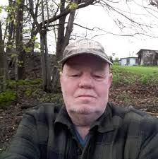 Truck gets stuck under low bridge