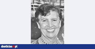 Irene Fernandes's Instagram, Twitter & Facebook