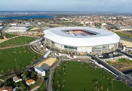 Le parc olympique lyonnais devait être équipé d'un toit photovoltaïque68 (disposition abandonnée) et d'un système de. Mobility Was Involved In Upgrading Lyon S T3 Tram Line Which Serves The Parc Olympique Lyonnais Stad