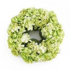 Heterophylla asiatico, ha foglie profondamente lobate di un bel verde. Corona Di Ortensie Decorativa Su Rattan Verde Mela O 35 Cm Artplants Corone Di Fiori Artificiali