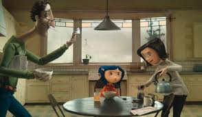 Colarine es una niña aburrida y triste en su nuevo hogar, con extraños vecinos arriba y abajo. Los Mundos De Coraline Cinemanet