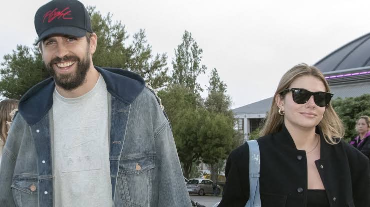 Gerard Piqué, visiblemente afectado, da el último adiós a su abuela paterna  arropado por Clara Chía: los detalles de la ceremonia íntima
